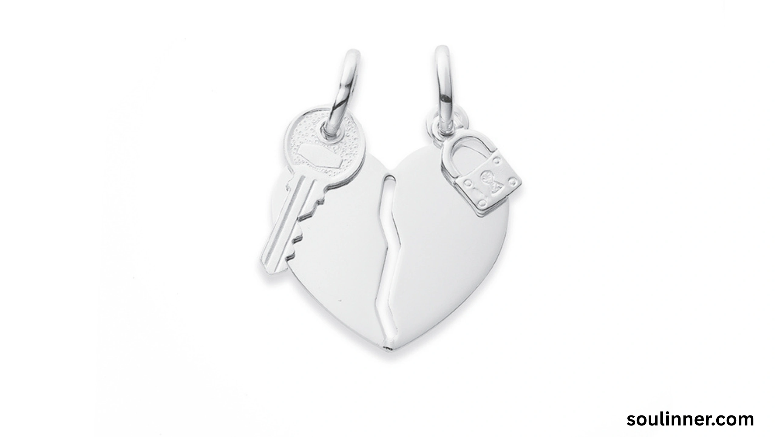 Spiritual Meaning of a Necklace Breaking