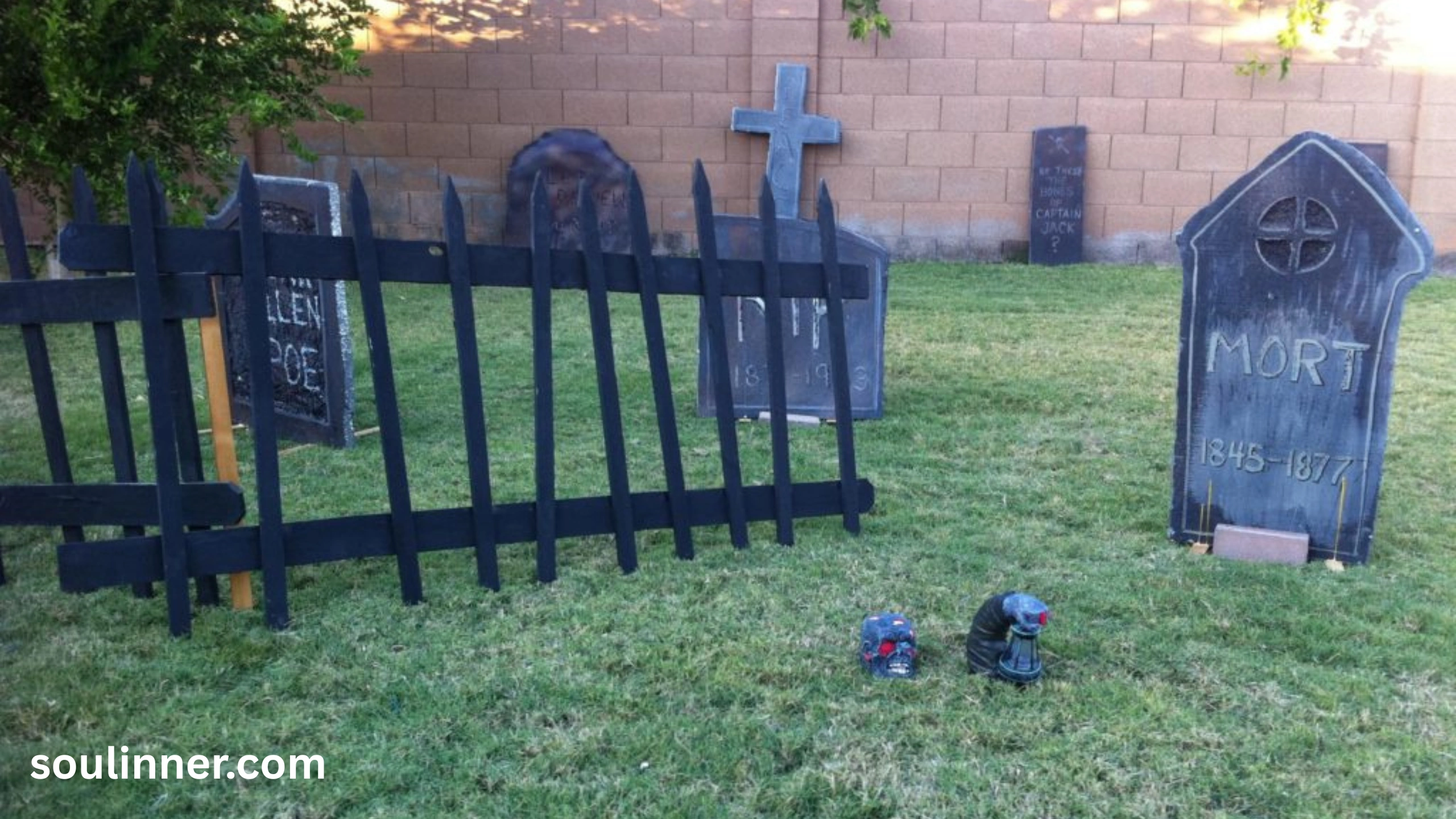 Biblical Meaning of Graveyard in Dreams