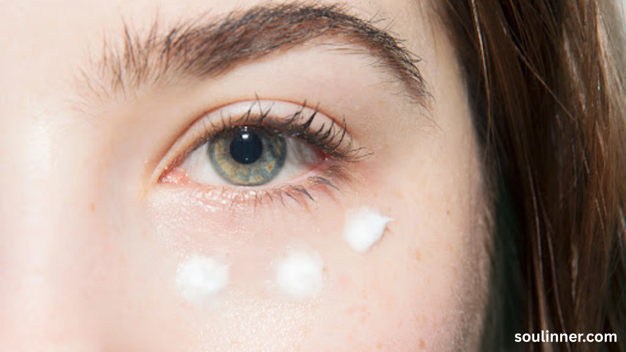 spiritual meaning of white eyes