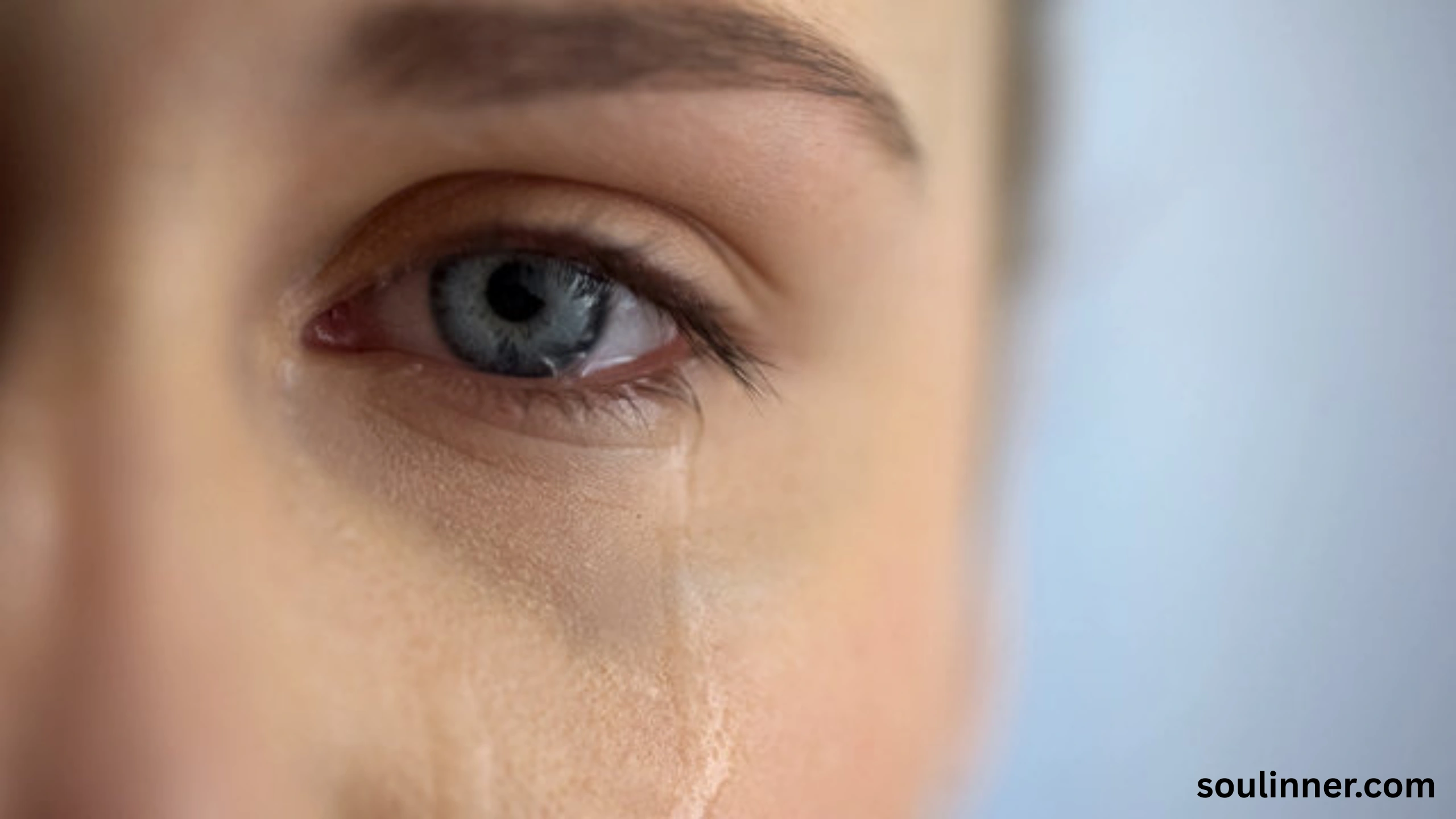 spiritual meaning of white eyes