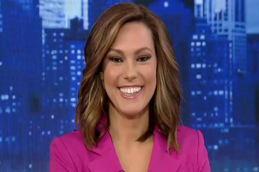 Lisa Boothe Height