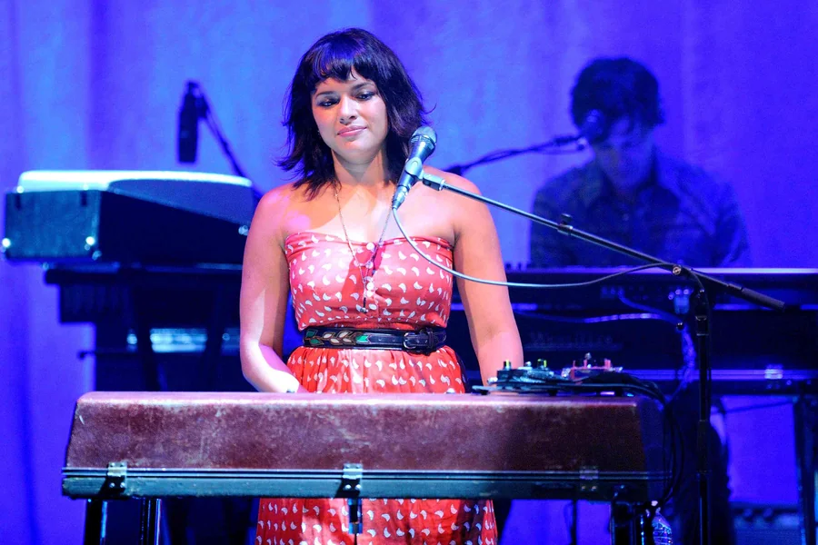 Norah Jones Husband
