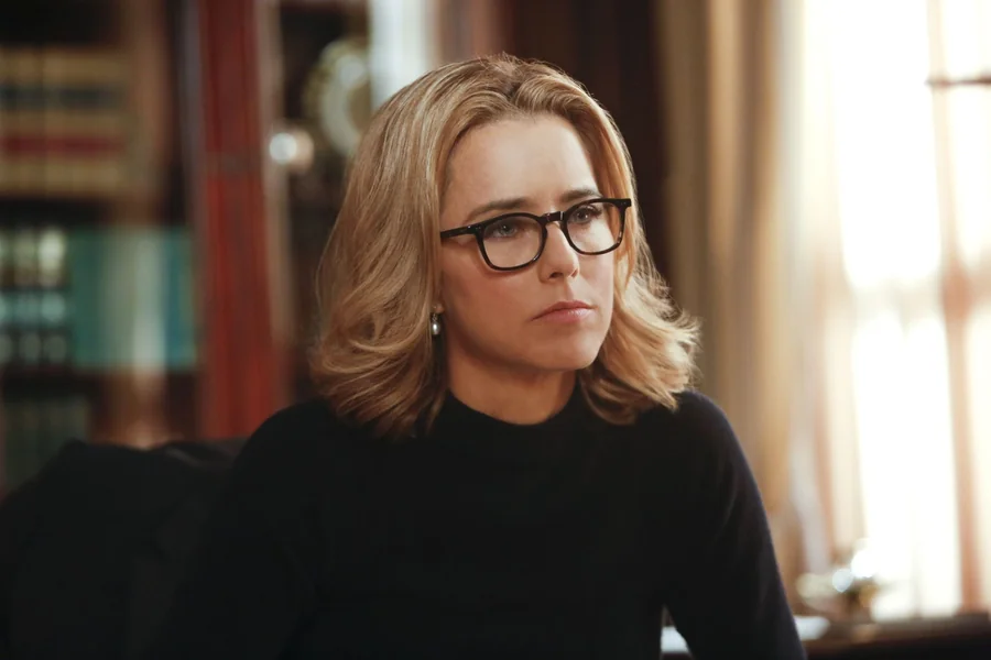 Tea Leoni Height