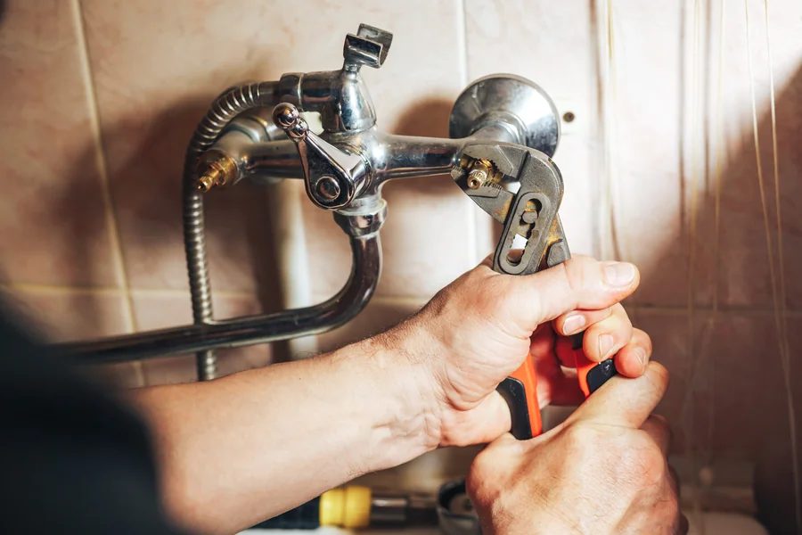 7 Steps to Reduce Reliance on Utilities