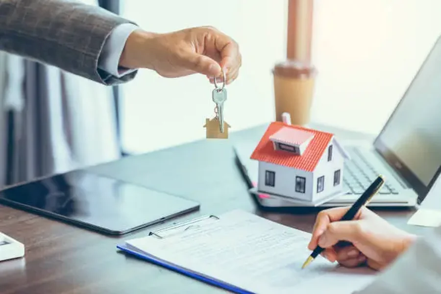 Commercial Real Estate Broker